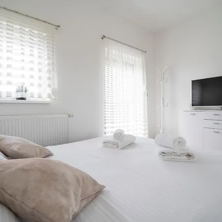 Apartman Absolute Gray *